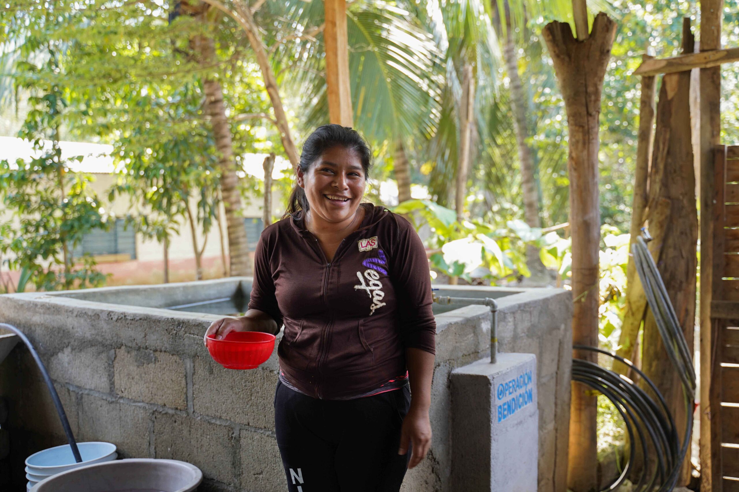 helping-a-mother-dealing-with-unclean-water-in-mexico-scaled