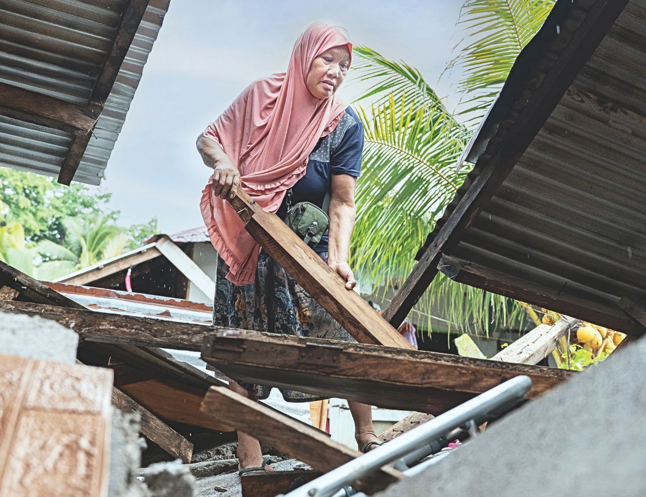 earthquake victims in the Philippines earthquake victims in the Philippines
